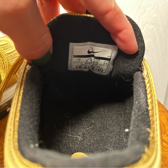 Air Max 97 OG QS Gold Women’s - Picture 11 of 15